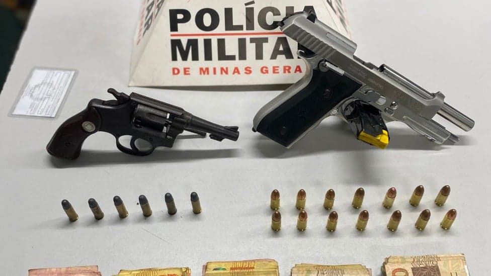 Homem é preso com arma de fogo e quase R$ 9 mil em dinheiro em Ipatinga