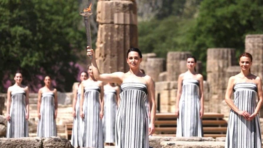 Paris 2024: chama olímpica acesa em cerimônia histórica em Olímpia, Grécia